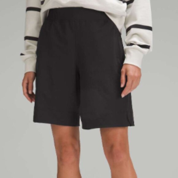 Lululemon Stretch Woven Mid-Rise Bermuda Short 9" Sz M Black - Picture 1 of 6